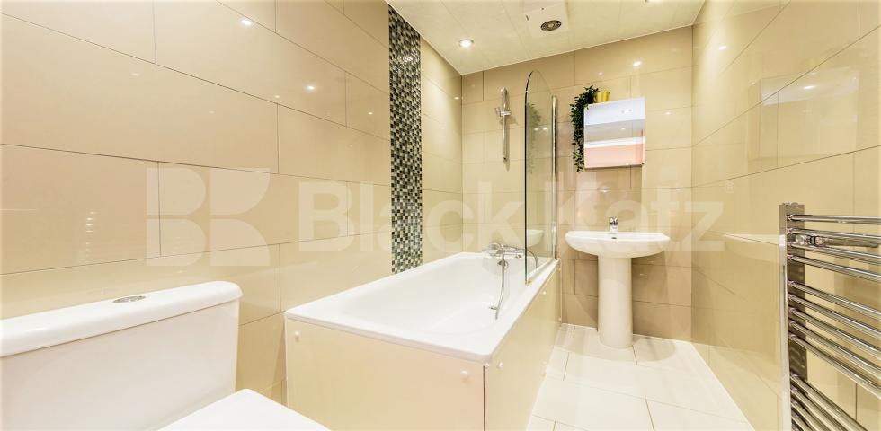 Modern Apartment Godolphin Road, Shepherds Bush